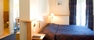 Chambre 3 personnes Hôtel le Bourbon Pau